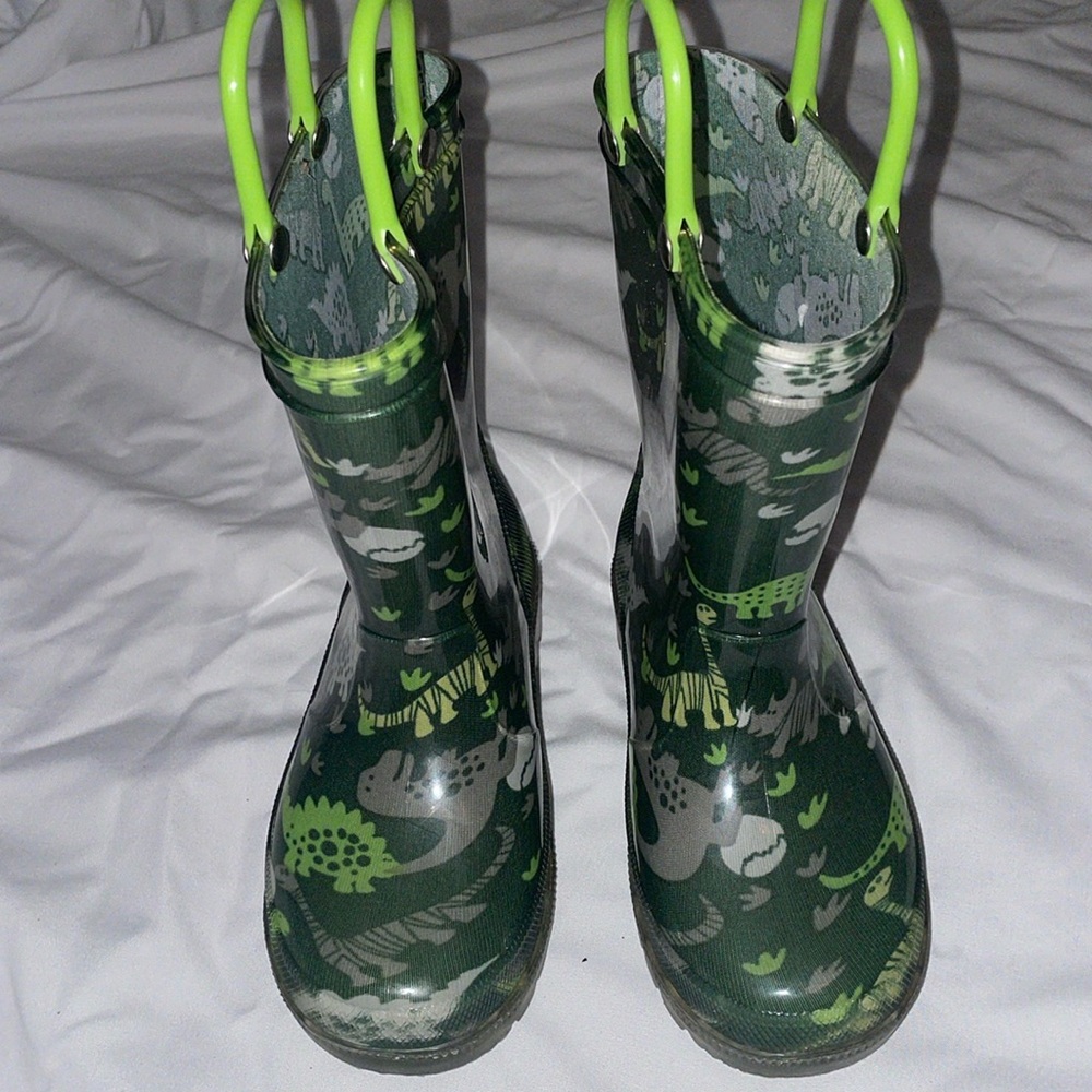 Dinosaur light up rain boots size 9c